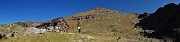 33 Panoramica alla Baita dei Tre Pizzi (2116 )